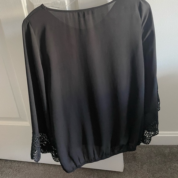 Black blouse with lace trim - Picture 4 of 5